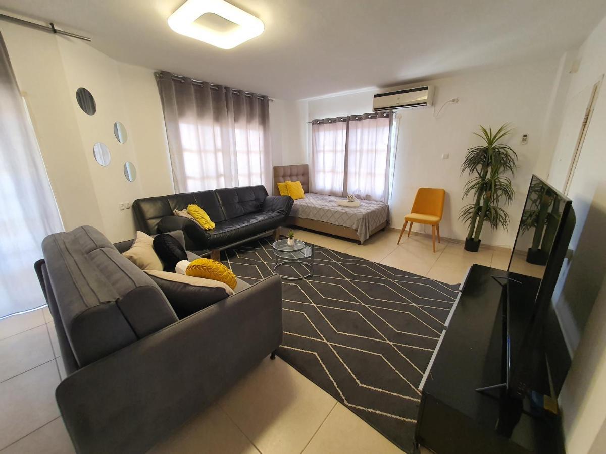 Barak Royal Suites 20 Garden Jacuzzi - ג'קוזי בחצר Eilat Extérieur photo