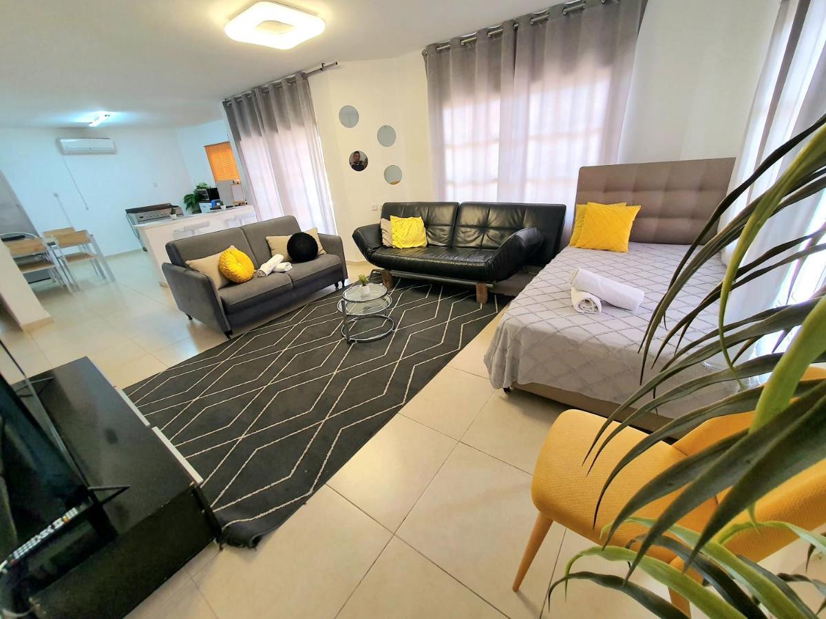 Barak Royal Suites 20 Garden Jacuzzi - ג'קוזי בחצר Eilat Extérieur photo