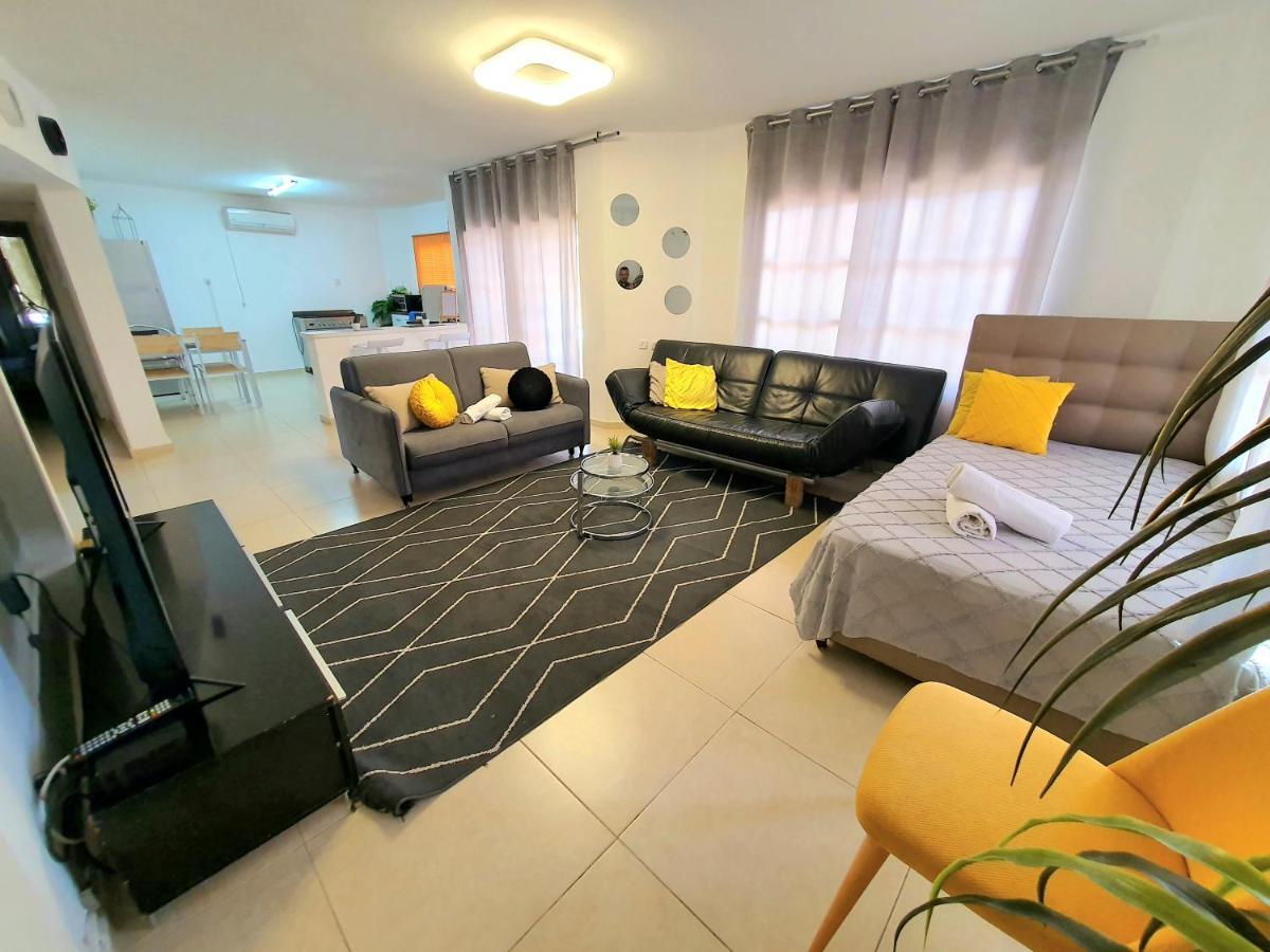 Barak Royal Suites 20 Garden Jacuzzi - ג'קוזי בחצר Eilat Extérieur photo