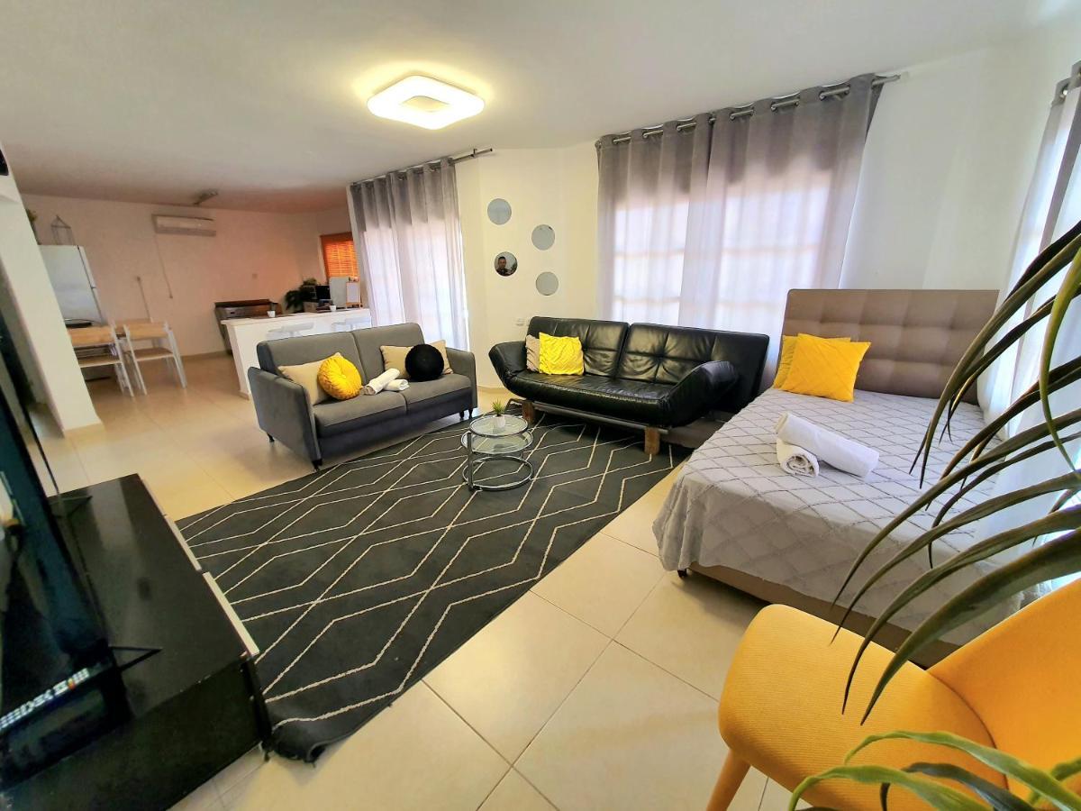 Barak Royal Suites 20 Garden Jacuzzi - ג'קוזי בחצר Eilat Extérieur photo